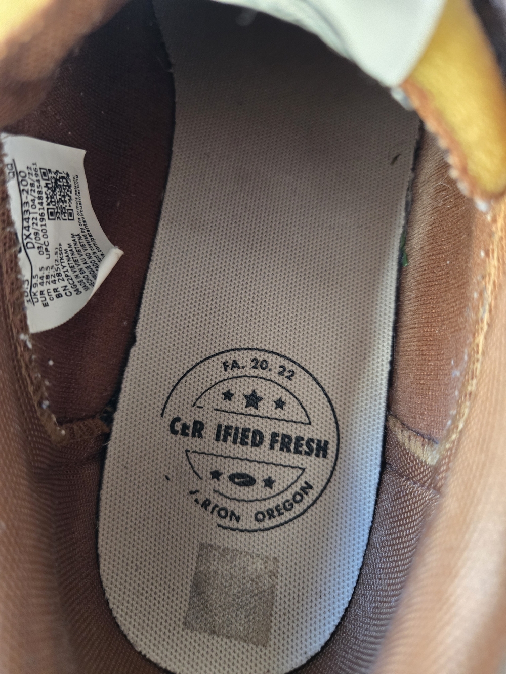 Nike Men's Brown Suede Low-Top Sneakers - Picture 4 of 8